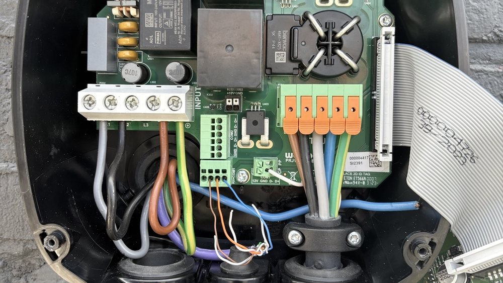 Dépannage électrique, coffret de commande ouvert